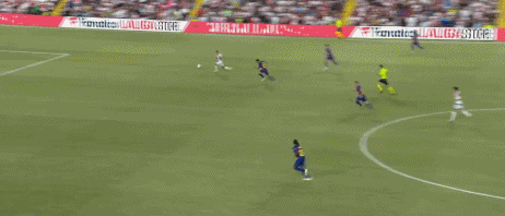 星空体育新闻-巴萨主场作战，阿图尔突破射门，取得领先