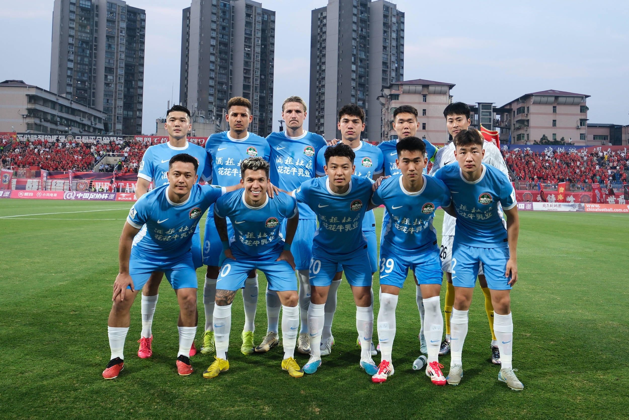 星空体育官方入口-包含中超球队取得大胜，实力得到认可，赢得球迷喜爱的词条