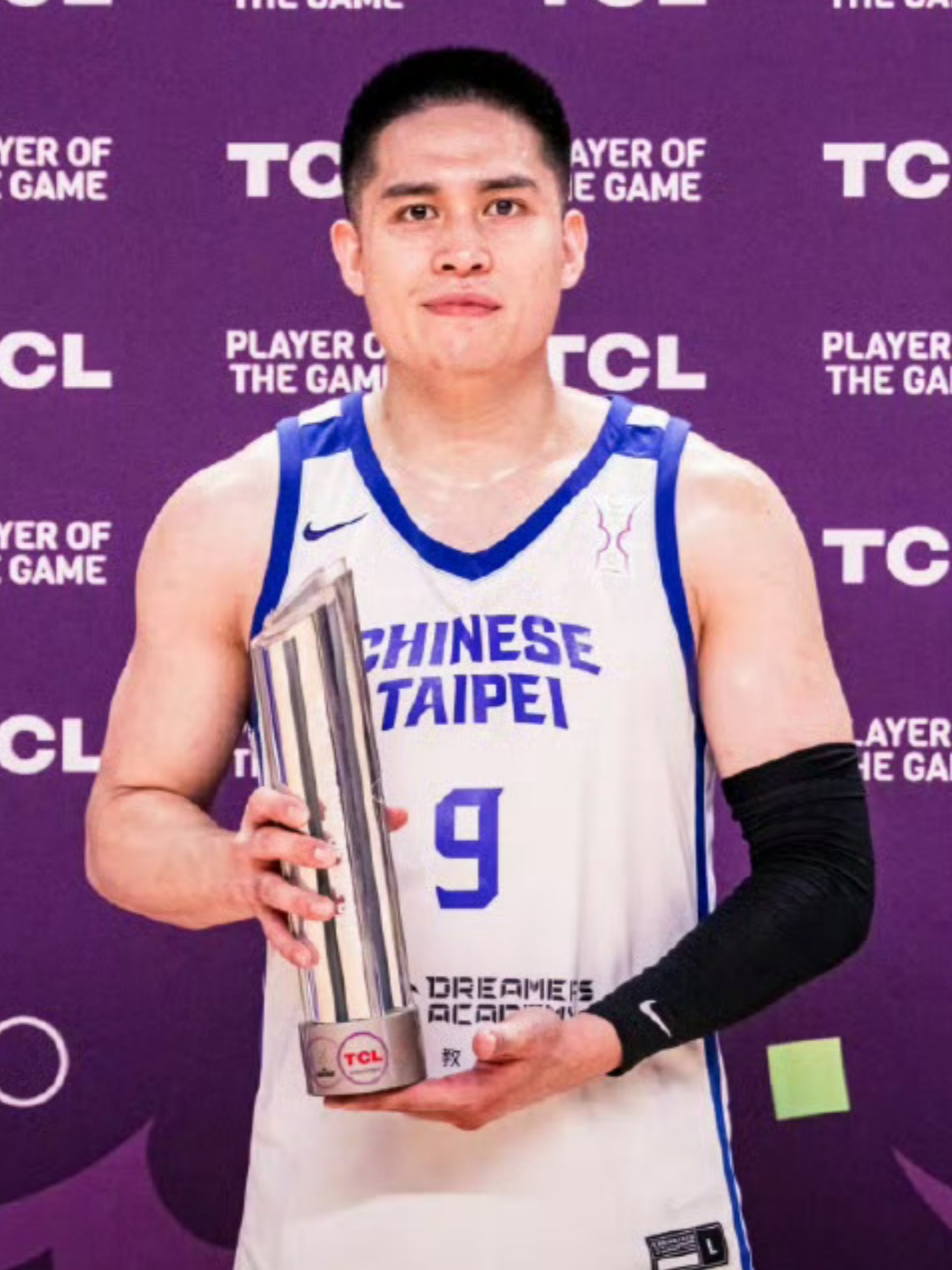 星空体育视频-关于精密配合！球队传接球环环相扣，轻松战胜对手的信息