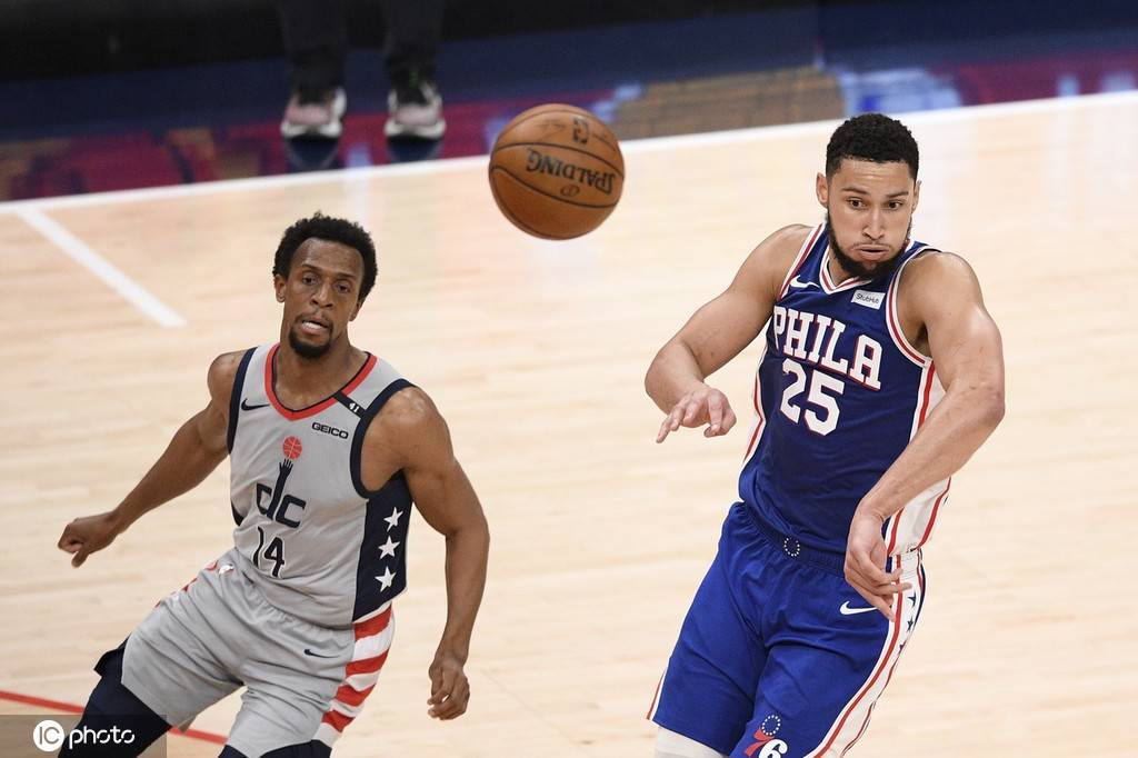 华伦西亚中场表现出色，助球队获胜