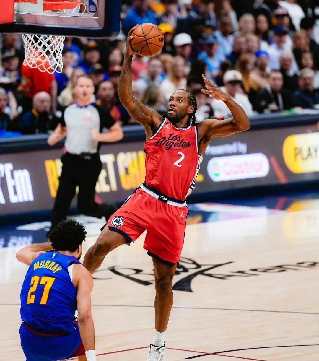 包含快船击败灰熊，莱昂纳德超多神刷的词条