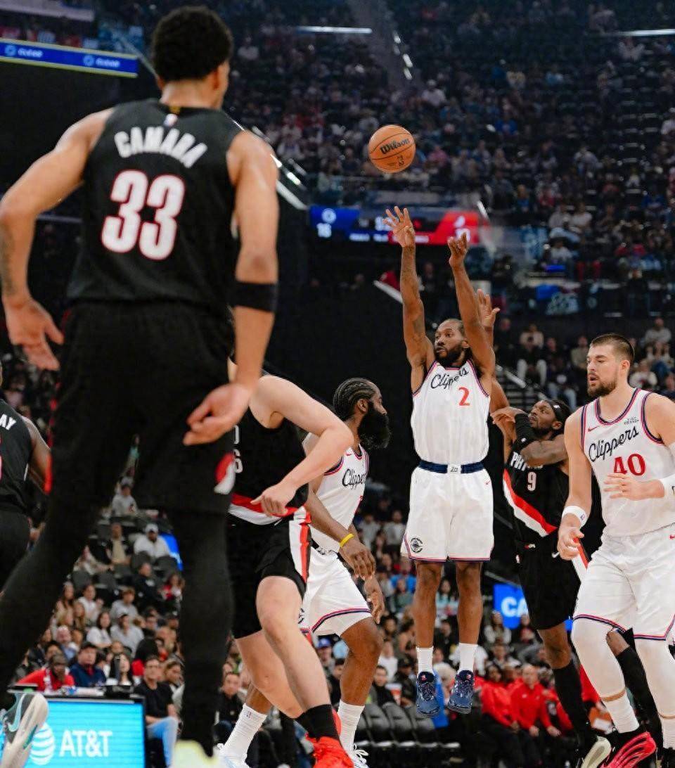 快船队外线火力猛烈,攻防稳健 快船队外线火力猛烈,攻防稳健