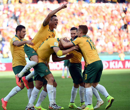 关于澳大利亚球队斩获关键三分，晋级形势大好的信息