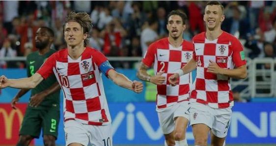 比利时队在欧预赛比赛中狂胜对手