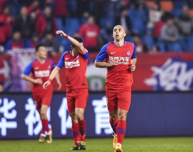 关于苏宁客场3-1击败深圳佳兆业，积分缩小差距的信息