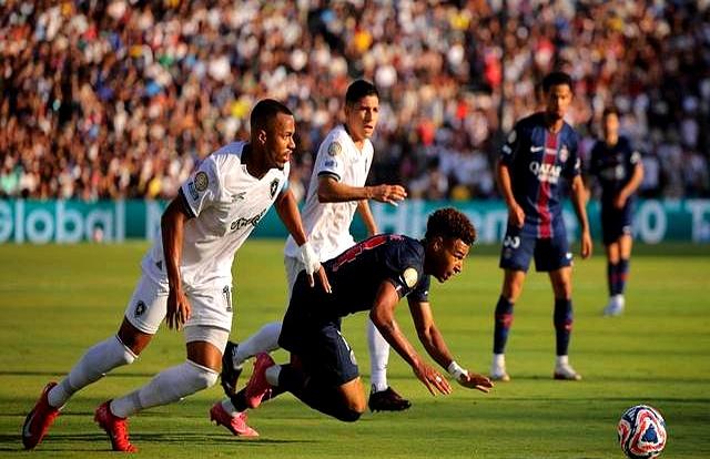 南美球队在国际比赛中斗志昂扬