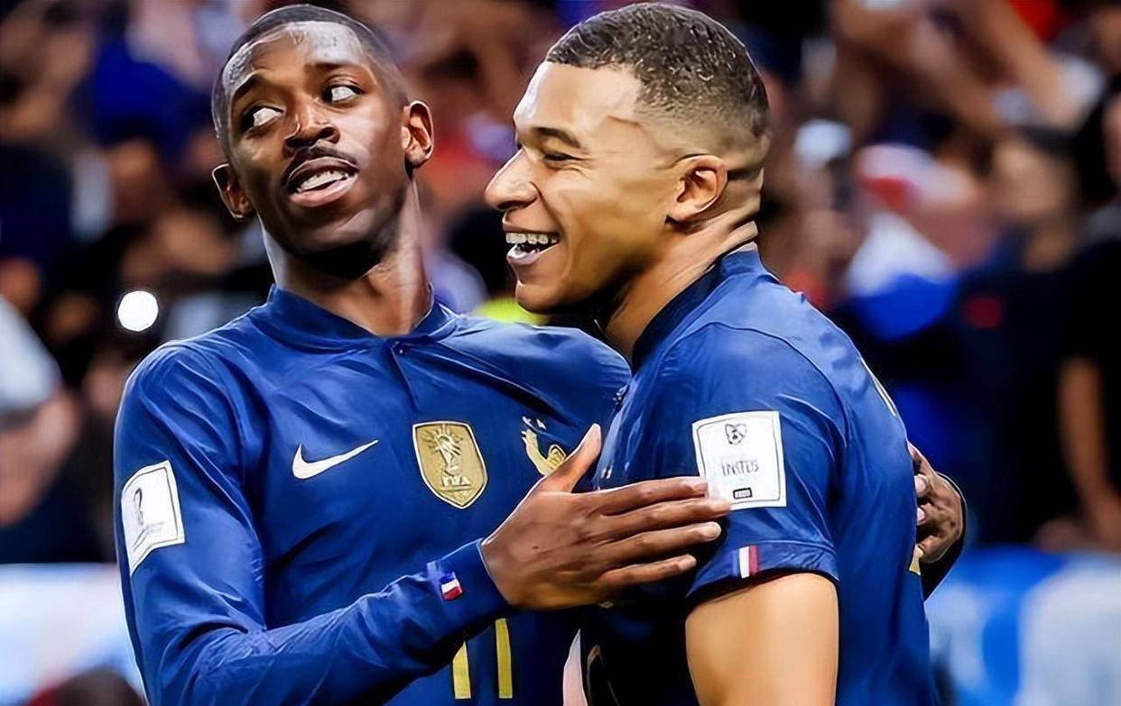 星空体育app下载地址-比赛在即：法国队备战挑战克罗地亚，士气正旺